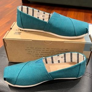 Harbor Blue Heritage Canvas Toms